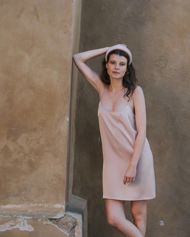 Weißer Haarreifen aus der SS20 Kollektion – Simone Becke