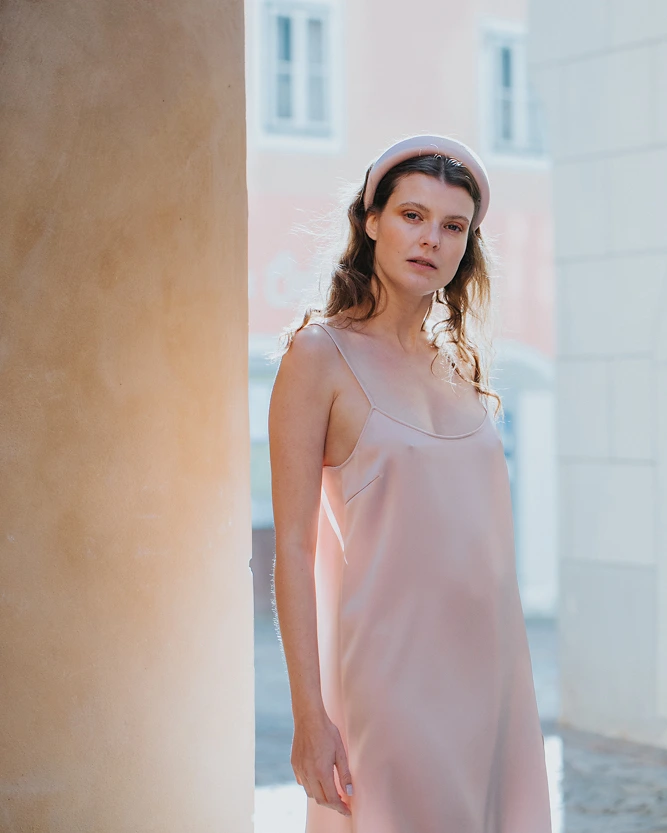 Weißer Haarreifen aus der SS20 Kollektion – Simone Becke