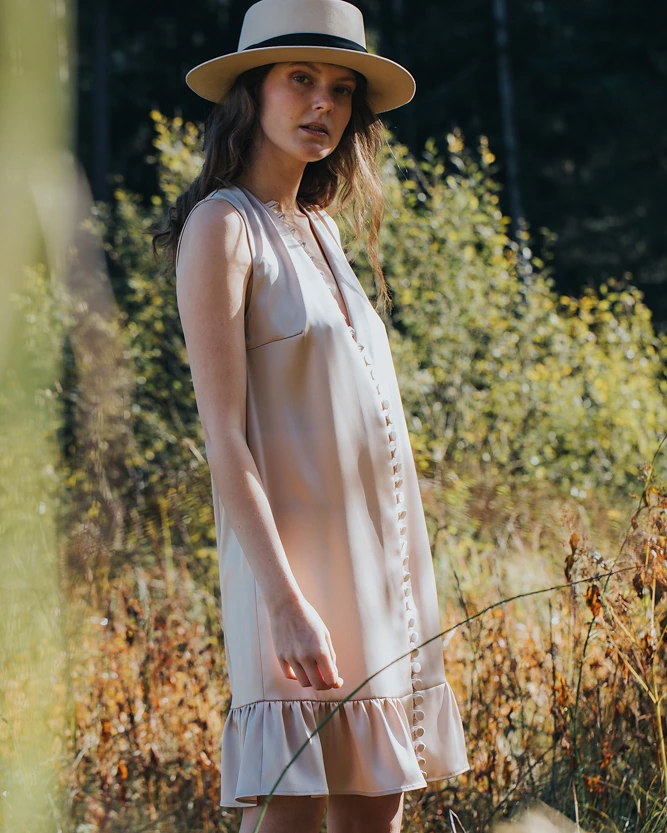 Beiger Hut aus der SS20 Kollektion – Simone Becke