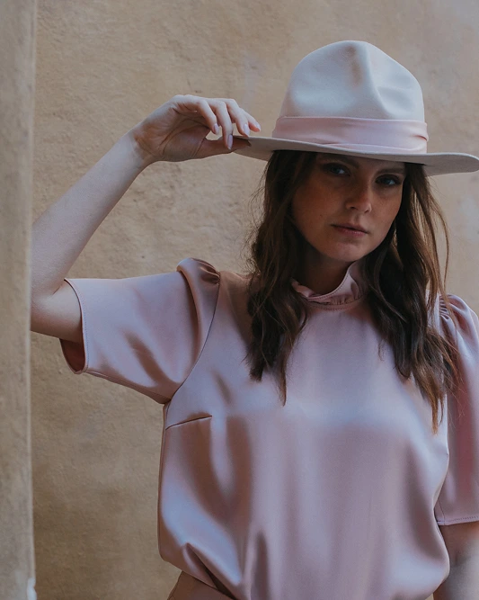 Rosa Bluse aus der SS20 Kollektion – Simone Becke