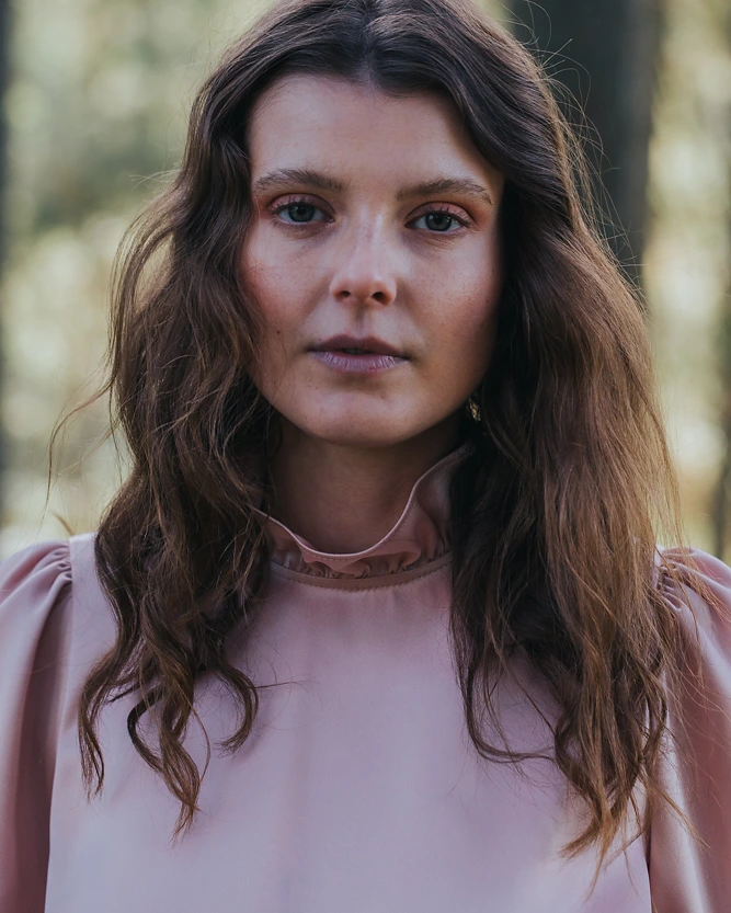 Rosa Gürtelbluse aus der SS20 Kollektion – Simone Becke