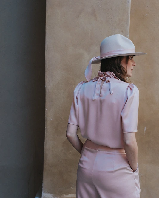 Rosa Hose aus der SS20 Kollektion – Simone Becke