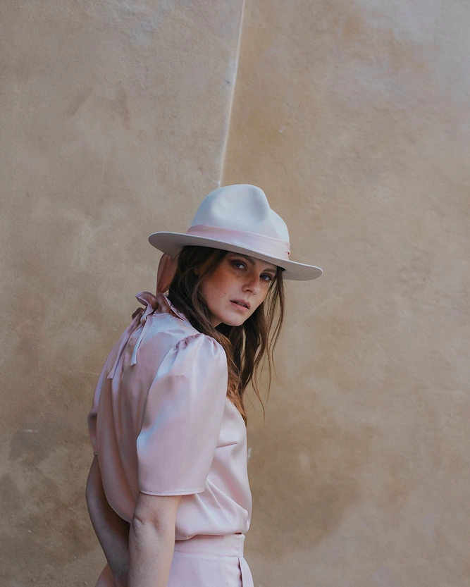 Rosa Hose aus der SS20 Kollektion – Simone Becke