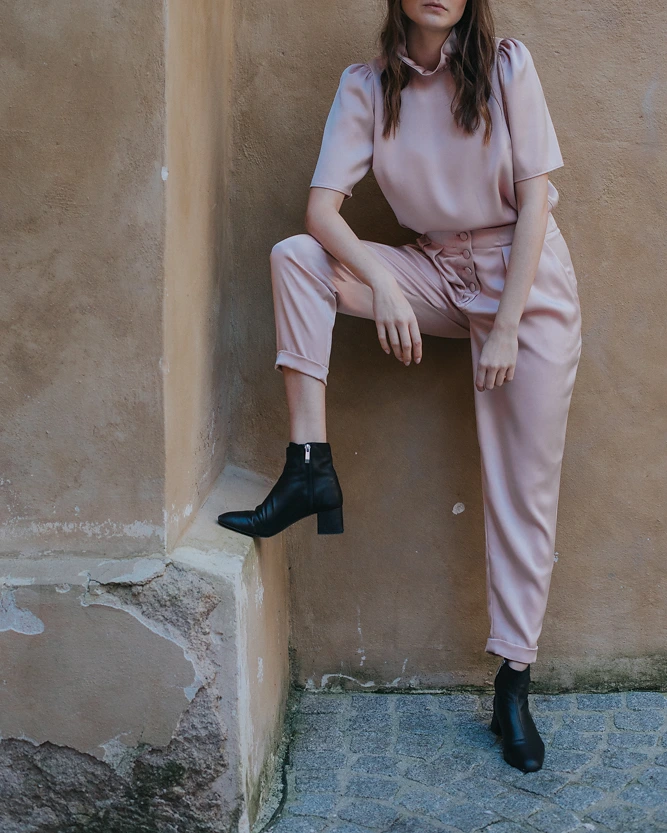 Rosa Hose aus der SS20 Kollektion – Simone Becke