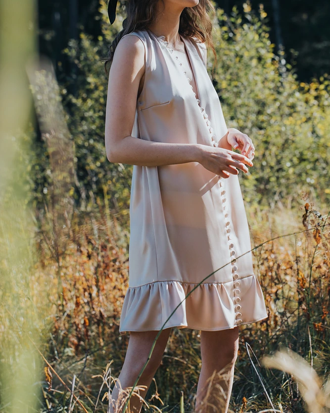 Rosa Knopfkleid aus der SS20 Kollektion – Simone Becke