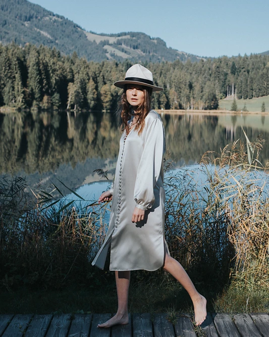 Weißes Hemdblusenkleid aus der SS20 Kollektion – Simone Becke