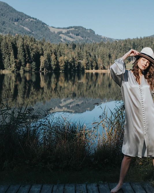 Weißes Hemdblusenkleid aus der SS20 Kollektion – Simone Becke