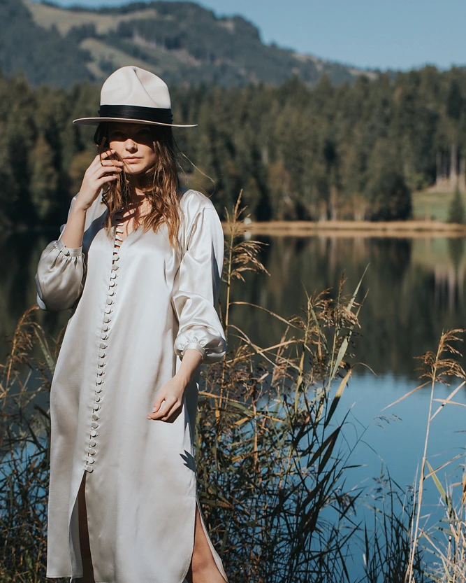 Weißes Hemdblusenkleid aus der SS20 Kollektion – Simone Becke