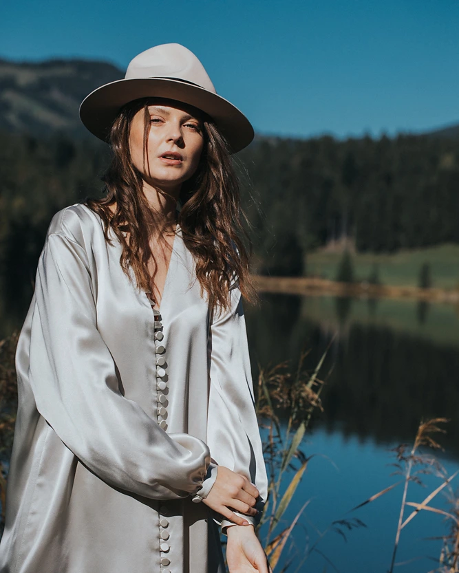 Weißes Hemdblusenkleid aus der SS20 Kollektion – Simone Becke