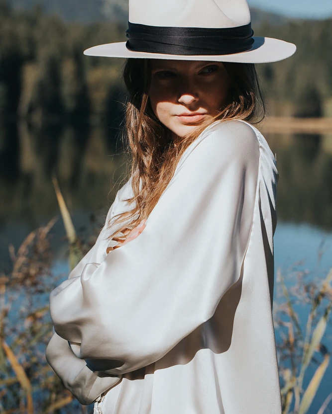 Weißes Hemdblusenkleid aus der SS20 Kollektion – Simone Becke